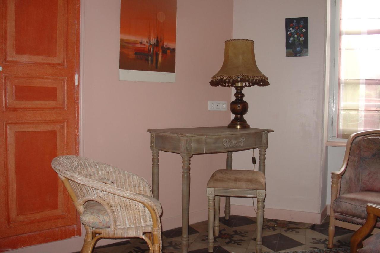 L Echarpe D Iris Bed and Breakfast Montpeyroux  Buitenkant foto